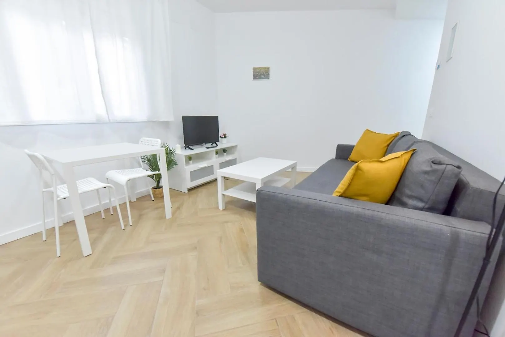 Nuevo! Apartamento Premium Junto A Sevilla | B La Algaba 0*,  Spain